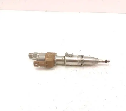 BMW 7 F01 F02 F03 F04 Fuel injector 7585261