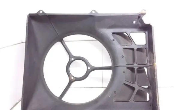 Audi 80 90 B3 Radiator cooling fan shroud 893121207A