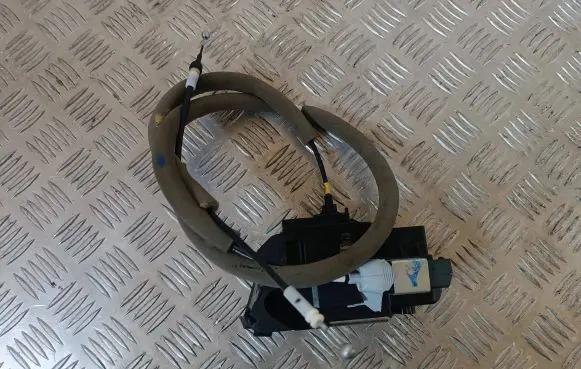 Nissan Qashqai Front door lock P32SFRCS