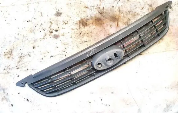 Ford Focus Front grill 8m518200bf 8m51-8200-bf