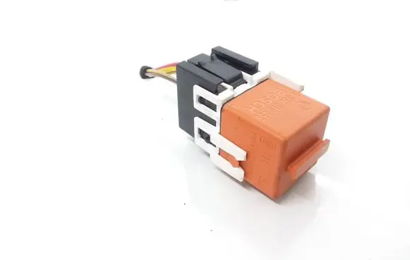 BMW X3 E83 Other relay 1378238 0332019456