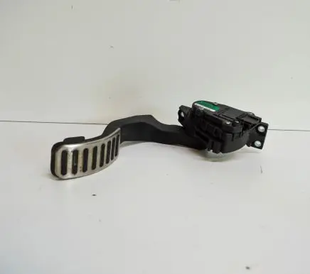 Volkswagen Phaeton Accelerator throttle pedal 3D1721503L