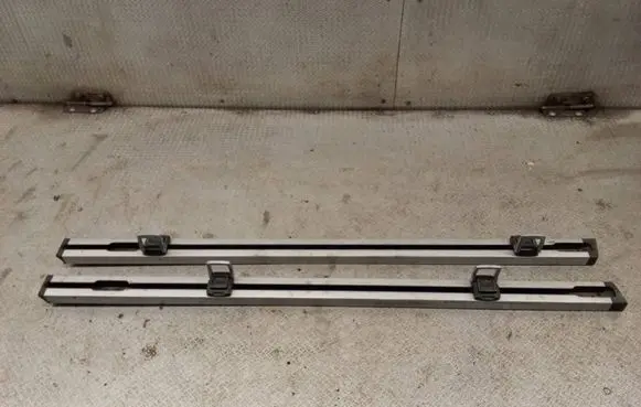 Toyota Avensis T270 Other trunk/boot trim element 5842005010 5840005010