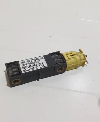 Nissan Almera N16 Airbag deployment crash/impact sensor 98831BM740 04249 0285002010