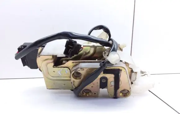 Mazda 323 F Coupe door lock (next to the handle) 