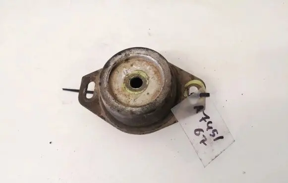 Citroen Xsara Engine mount bracket