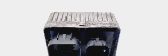 Opel Zafira C Glow plug pre-heat relay 55574293