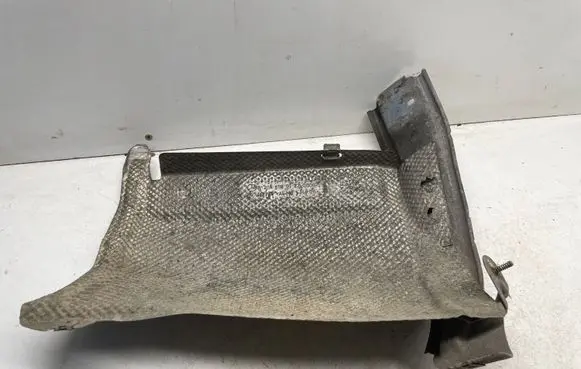 Mercedes-Benz C W204 Exhaust heat shield A2046800122