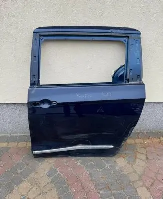 Chrysler Pacifica Rear door paci2