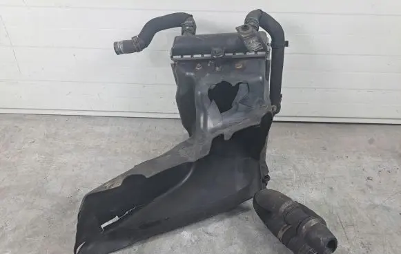 Audi A4 S4 B7 8E 8H Coolant radiator 8E0121212K