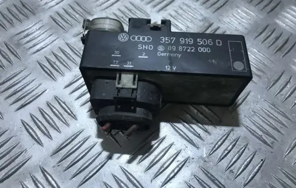 Volkswagen Golf III Coolant fan relay 357919506d 898722000