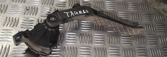 Volkswagen Touareg I Accelerator throttle pedal 7l6723507