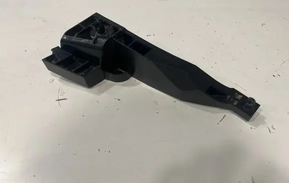 Suzuki Grand Vitara II Rear bumper mounting bracket 1Y0U0