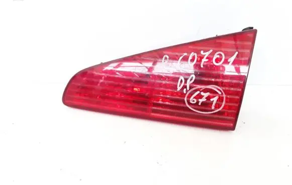 Peugeot 607 Tailgate rear/tail lights