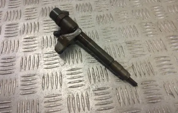 KIA Sportage Fuel injector 33800-2F300
