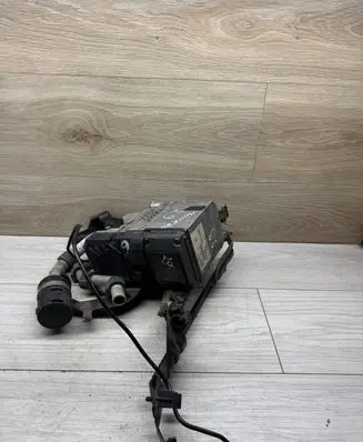 Volkswagen Touareg I Webasto auxiliary heater mount bracket 7L0819750C 7L0815071C