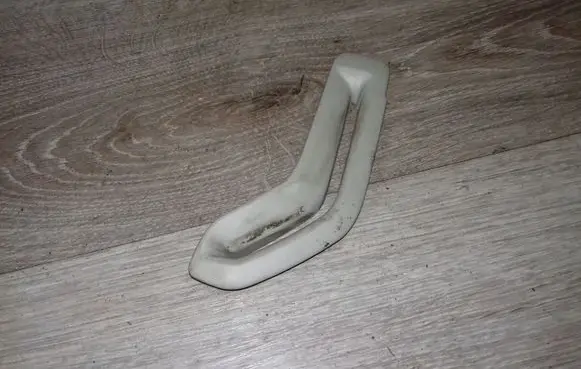 Volvo V70 Seat belt trim 1882