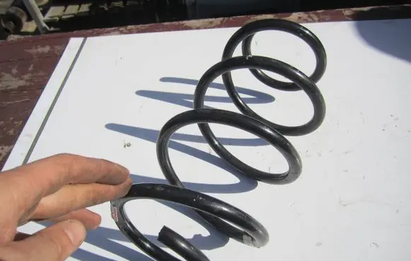 Volkswagen Tiguan Front coil spring