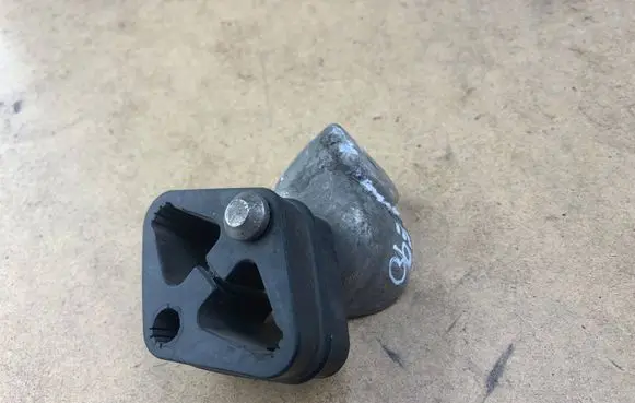 Muffler mount bracket/holder