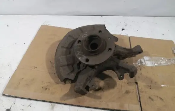 Volkswagen Golf III Front wheel hub spindle knuckle