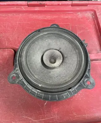 Dacia Dokker Front door speaker