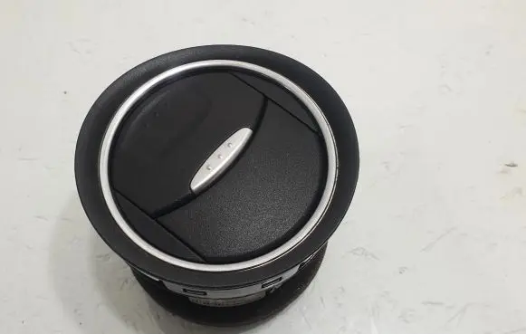 Ford Mondeo MK IV Dash center air vent grill U018B09