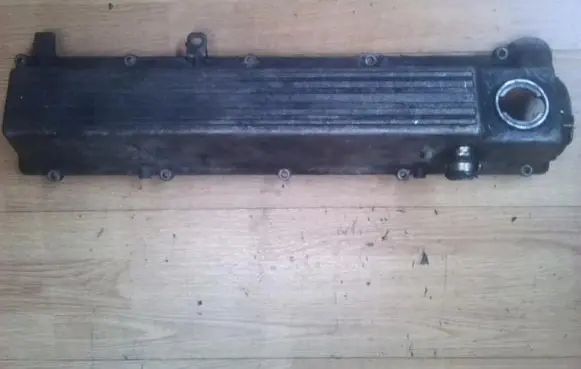 Opel Omega B1 Rocker cam cover 