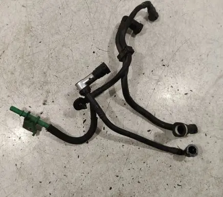 Peugeot 308 Fuel line pipe