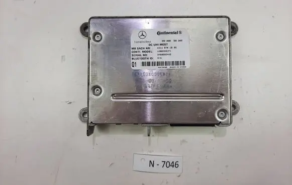 Mercedes-Benz R W251 Bluetooth control unit module A2118701885