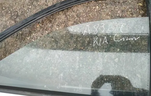 KIA Carnival Front door window glass four-door