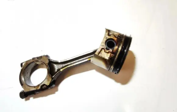 Nissan Almera N16 Piston with connecting rod 4M5401