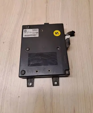 Volkswagen PASSAT B6 Phone control unit/module 3C0035729E 001006E8A703