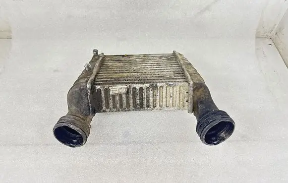 Volkswagen PASSAT B5.5 Intercooler radiator 3B0145806