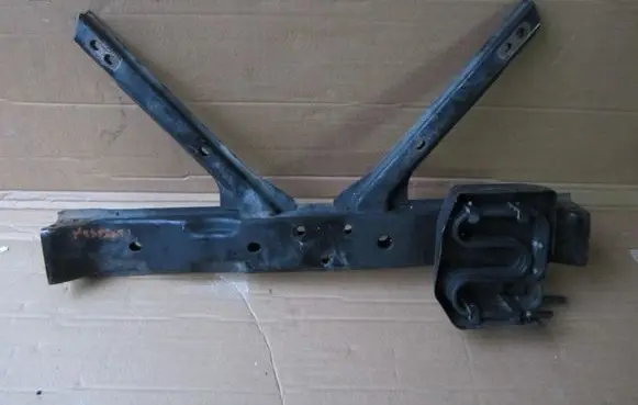 Nissan Navara D40 Gearbox mounting bracket
