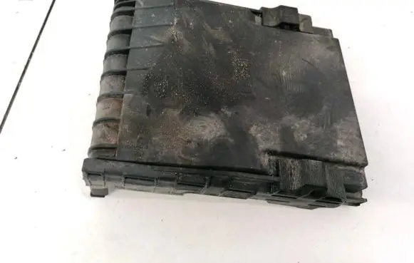 Volkswagen Golf V Fuse box cover 1K0937132F 1017180061