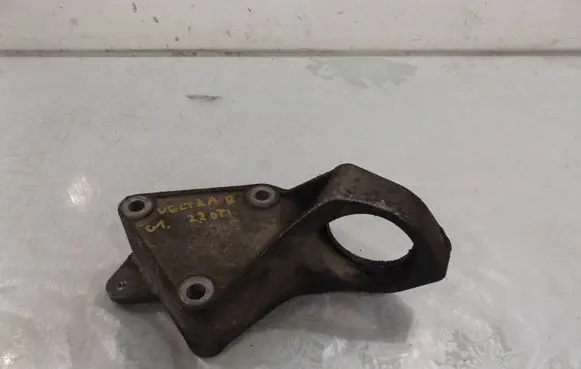 Opel Vectra B Engine mounting bracket 24404972