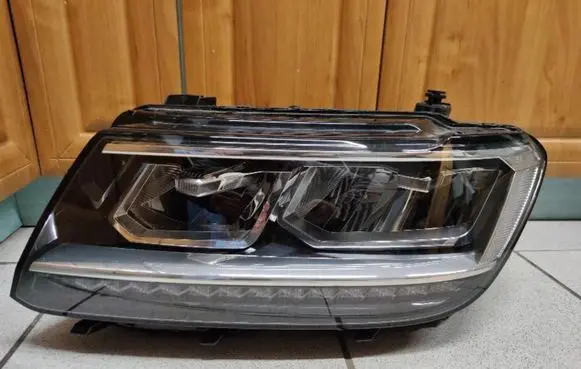 Volkswagen Tiguan Headlight/headlamp 5NB941035B