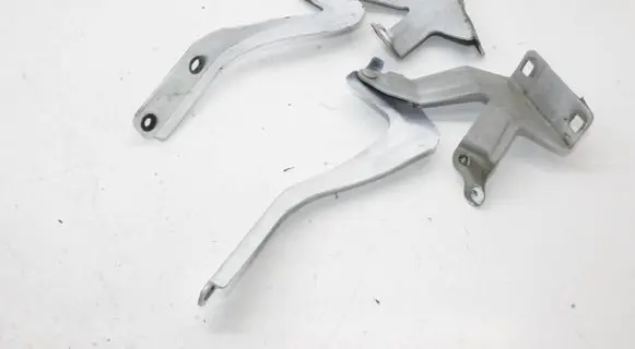 Nissan Leaf I (ZE0) Engine bonnet/hood hinges