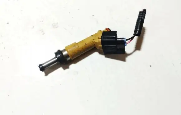 Toyota Auris E180 Fuel injector 232500t030