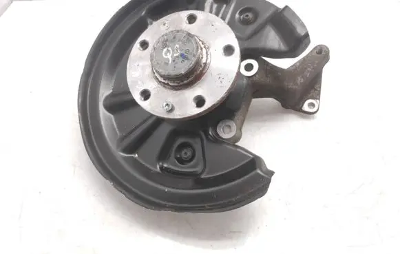 Audi Q3 8U Rear wheel hub spindle/knuckle 