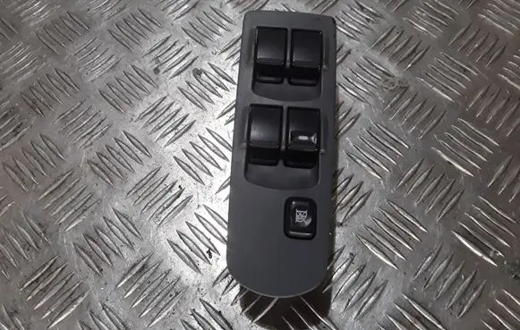 Mitsubishi Colt Electric window control switch MR587475