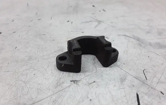 BMW 5 E39 Fuel Injector clamp holder
