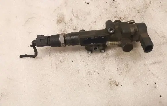 Audi A8 S8 D2 4D Fuel main line pipe 057130763A 000272L 000257