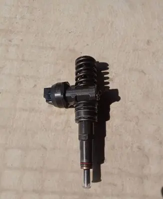 Volkswagen Caddy Fuel injector 038130073bn