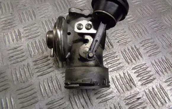 Volkswagen PASSAT B5.5 Throttle valve position sensor 