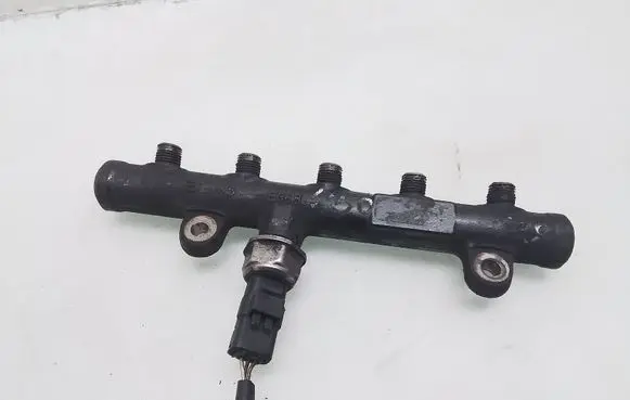Volvo V50 Fuel main line pipe