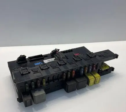 Mercedes-Benz CLK A209 C209 SAM control unit 2095450701 5DK00848611 A2095450701