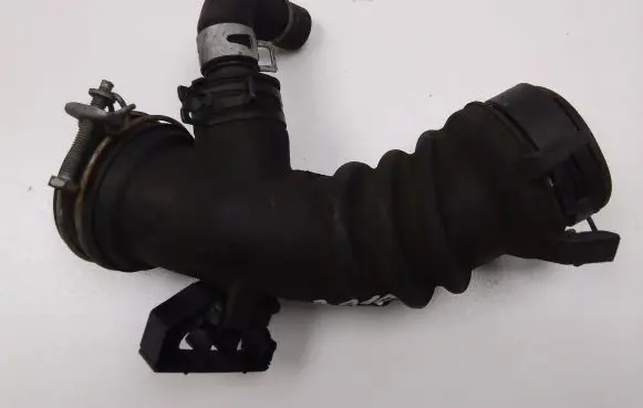 Toyota Urban Cruiser (XP110) Air intake hose/pipe 1788233010
