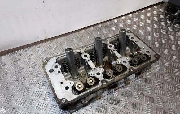 Volkswagen Routan Engine head 