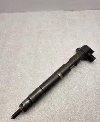 Mercedes-Benz E W212 Fuel injector A6510704987
